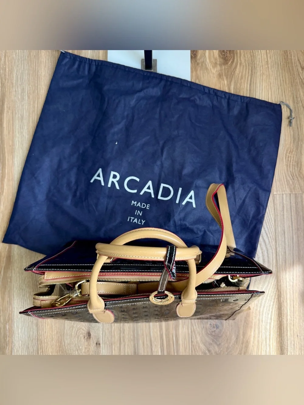 Arcadia Made in Italy Patent Leather Embossed Satchel Tote Bag w/ Strap & Duster